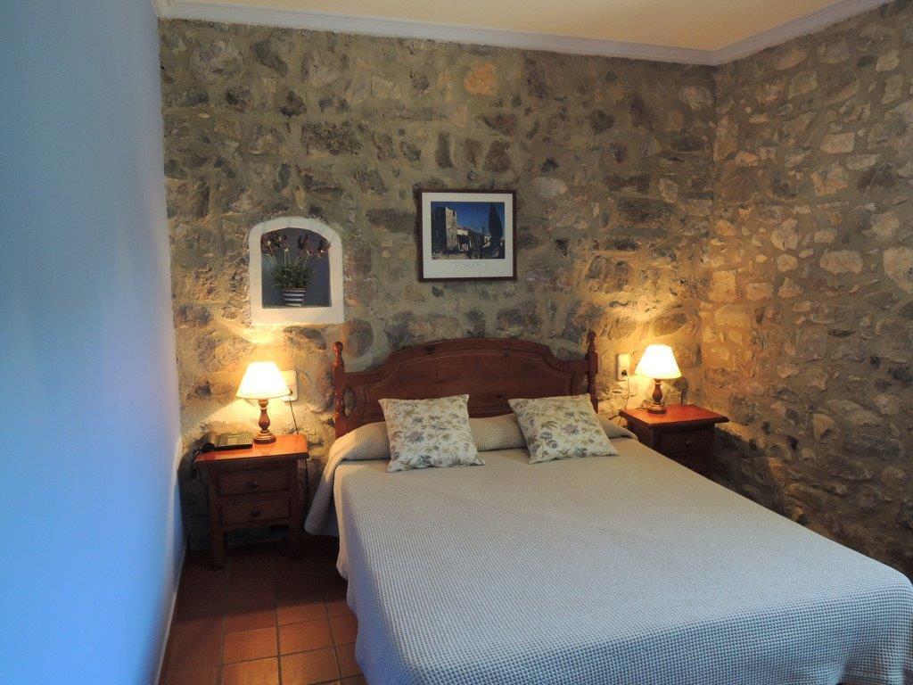 Hostal De La Rovira Oix Exterior foto