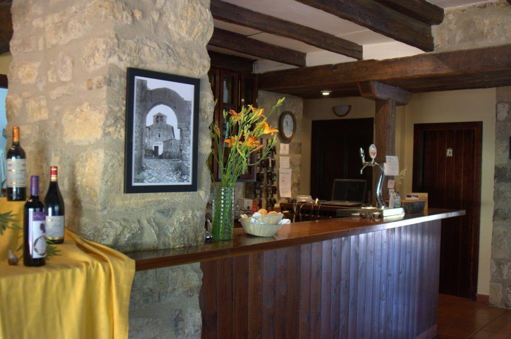 Hostal De La Rovira Oix Exterior foto