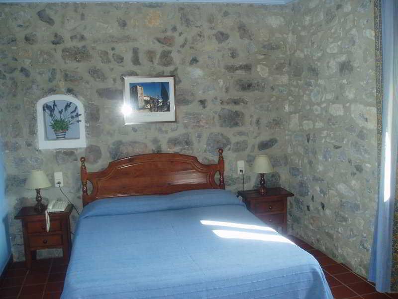 Hostal De La Rovira Oix Exterior foto
