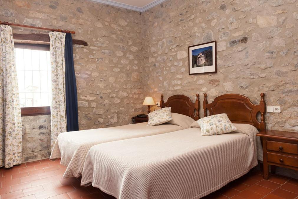 Hostal De La Rovira Oix Exterior foto